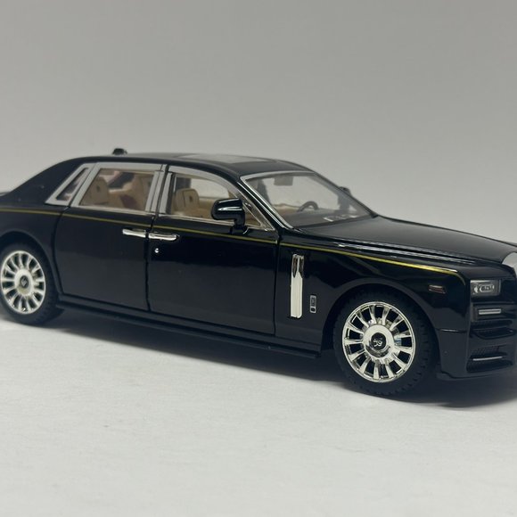 1:24 Rolls-Royce Phantom Metal Diecast  Black WITH LEDS Roll-Back - Picture 2 of 9